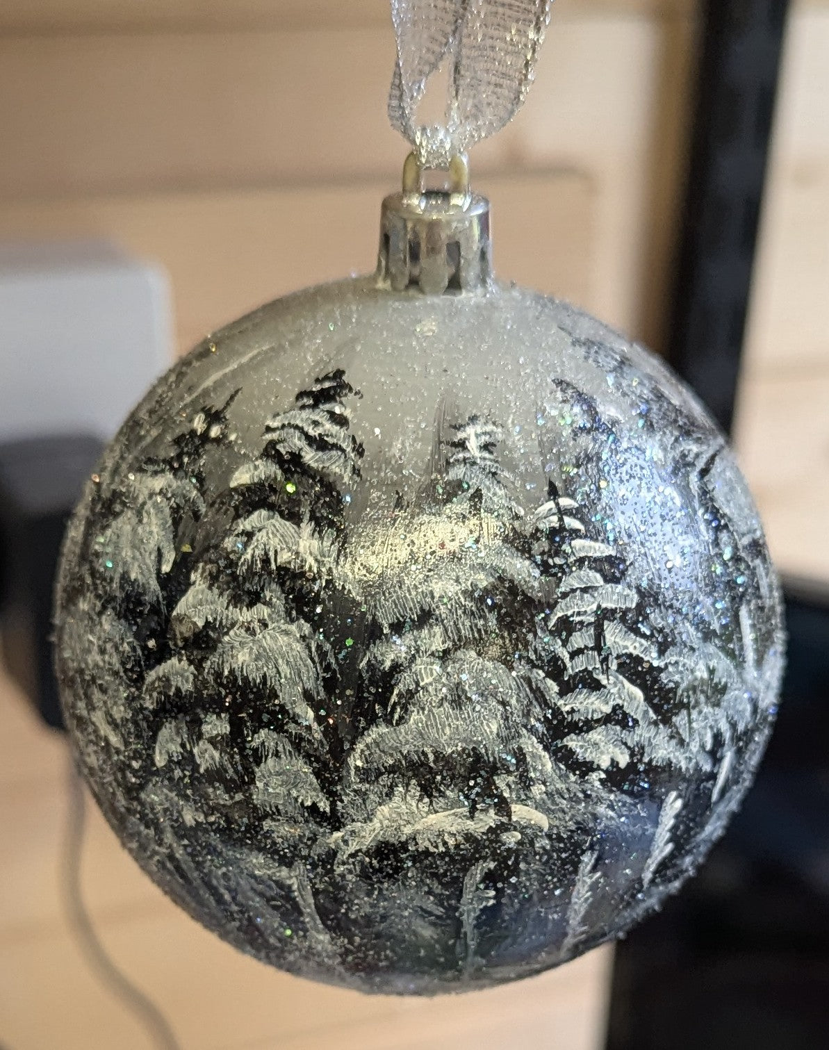 ❄️ Hand-Painted Winter Cabin Christmas Ornament / Bauble – Glittered Crackled Glass Effect Finish