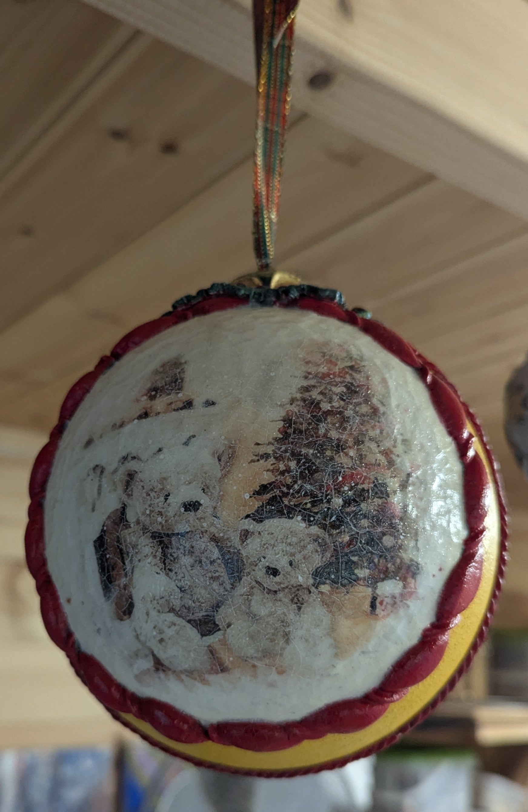 Teddy Bear Christmas Scene Bauble – Vintage-Style Plastic Ornament