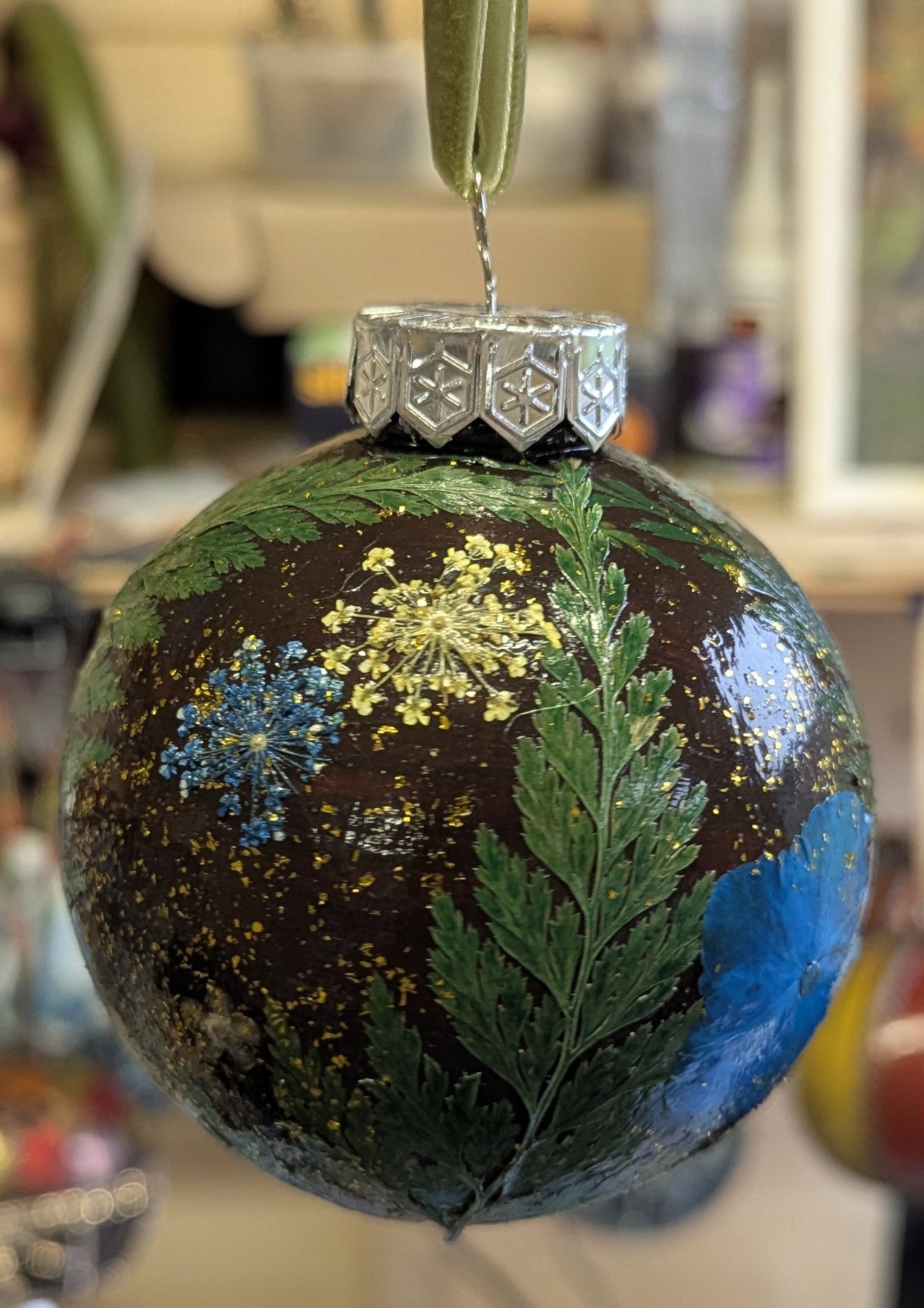 Botanical Christmas Bauble – Nature-Inspired Plastic Ornament - Hand Crafted