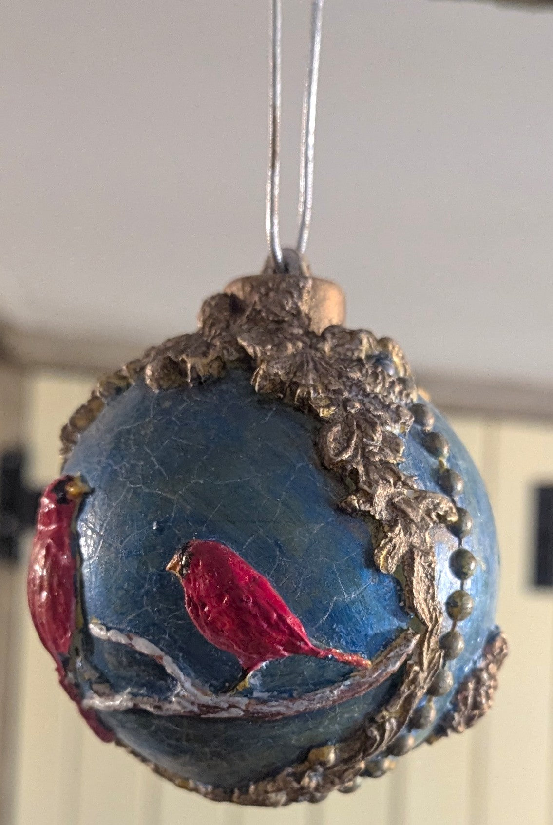 Winter Birds Christmas Bauble – Textured Plastic Ornament with Red Bird Motif